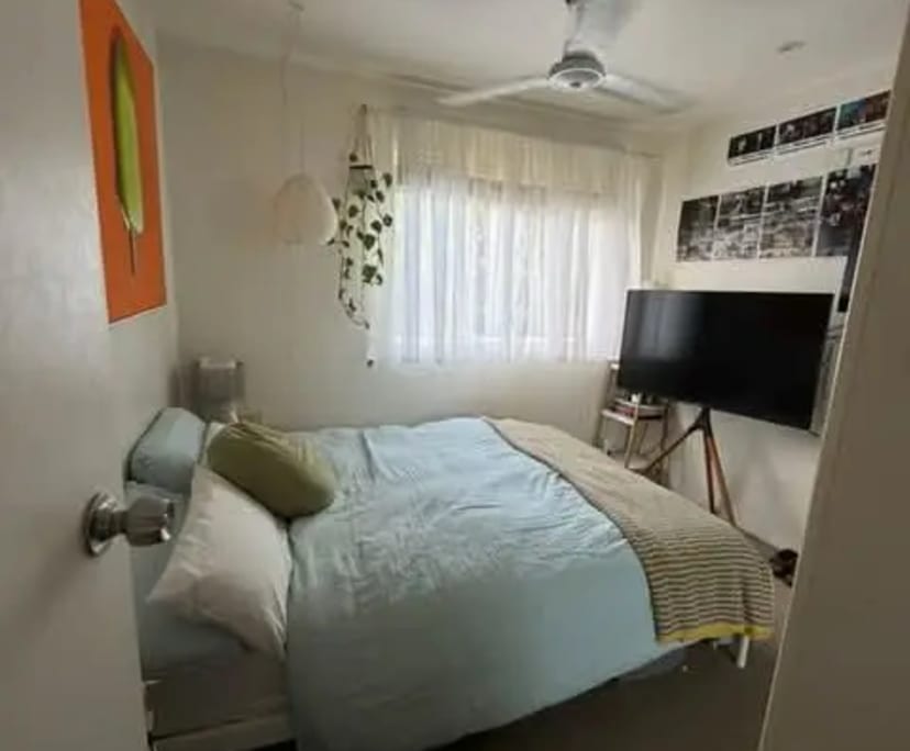 Unfurnished room in a flatshare