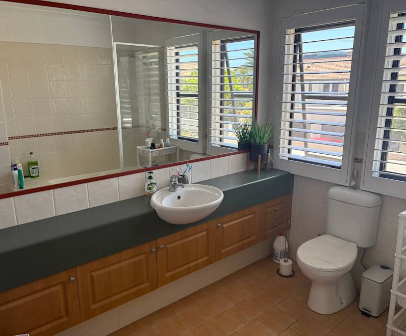 $300, Flatshare, 3 bathrooms, Robina QLD 4226