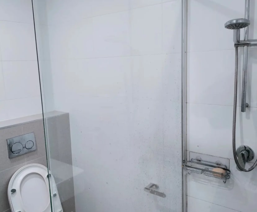 Furnished room with ensuite in a flatshare