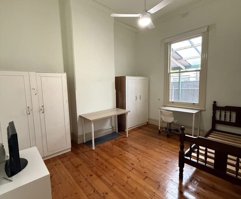 Furnished room in a share house