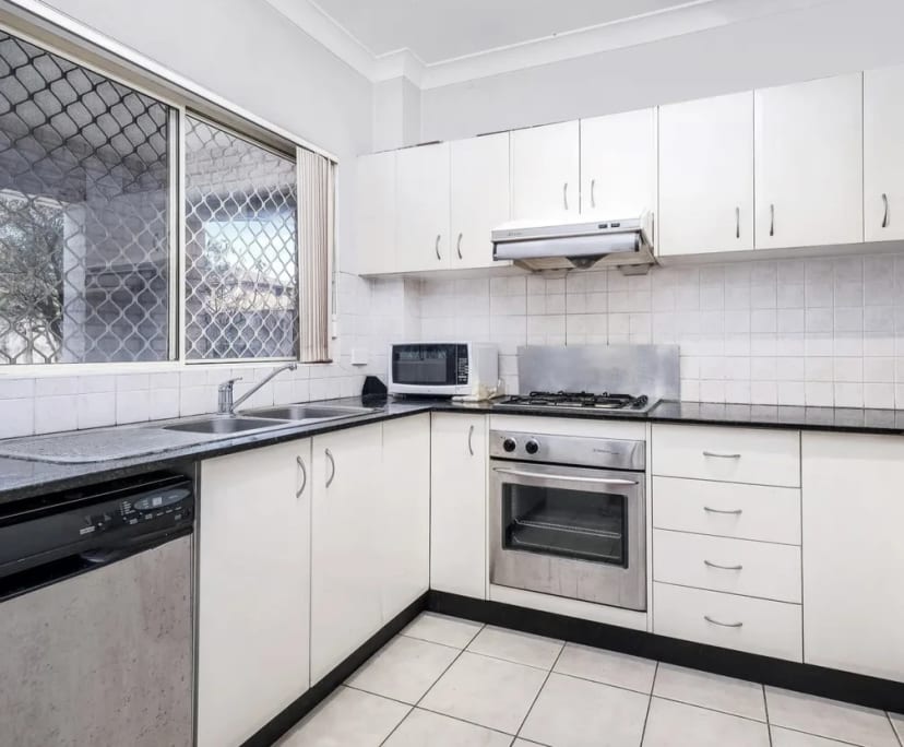 $375, Flatshare, 2 bathrooms, Kogarah NSW 2217