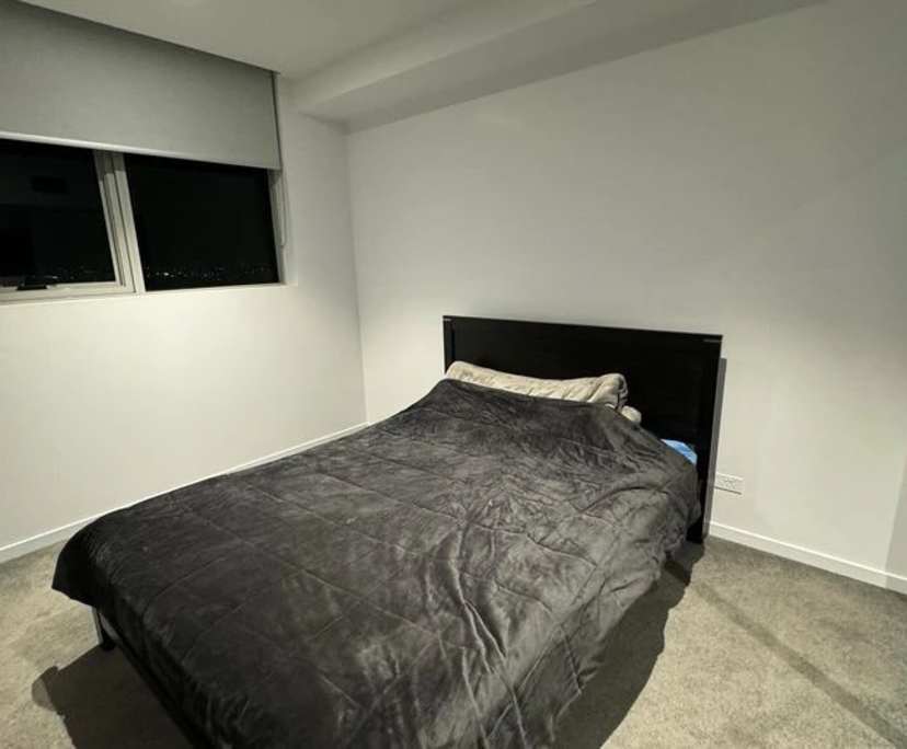 Furnished room with ensuite in a flatshare