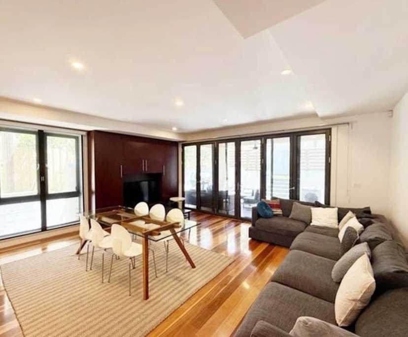 Room in a share house