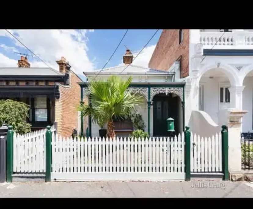 Unfurnished room in a share house