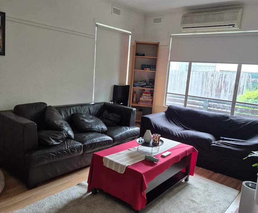 Room in a share house