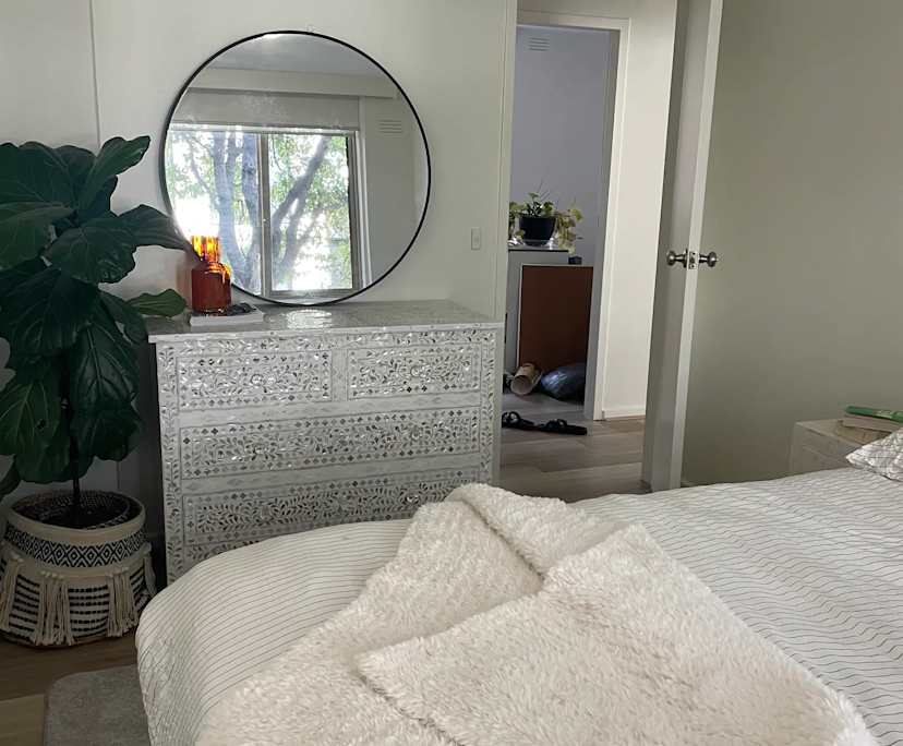 Unfurnished room in a flatshare