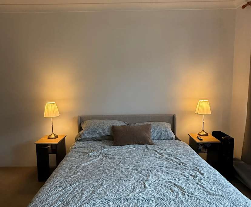 Furnished room with ensuite in a flatshare