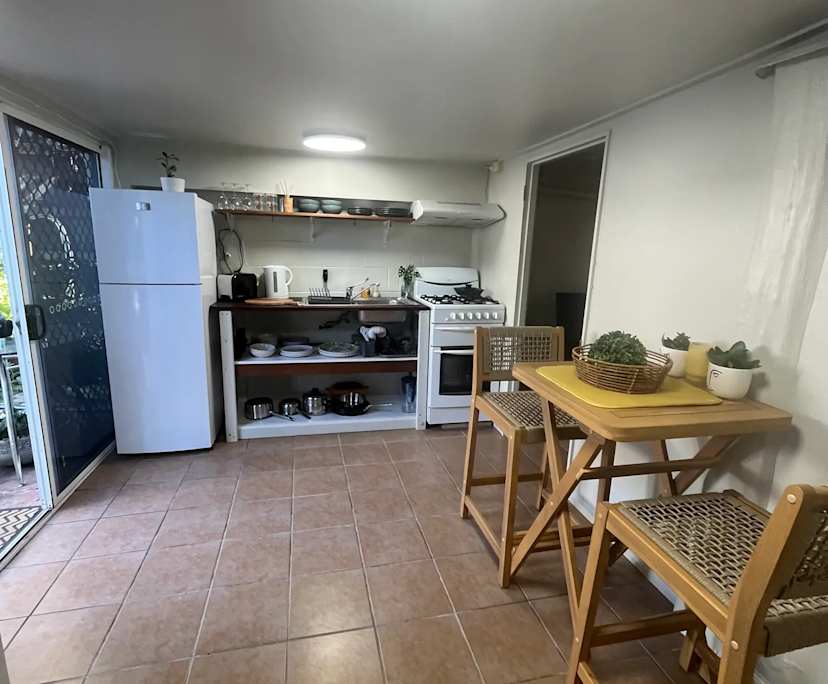 $350, Studio, 1 bathroom, South Townsville QLD 4810