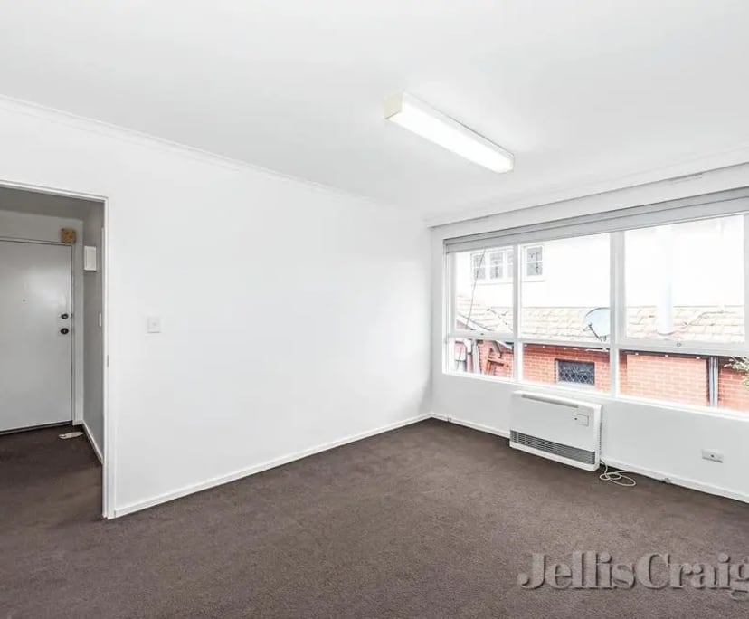 Whole property with 2 rooms for rent