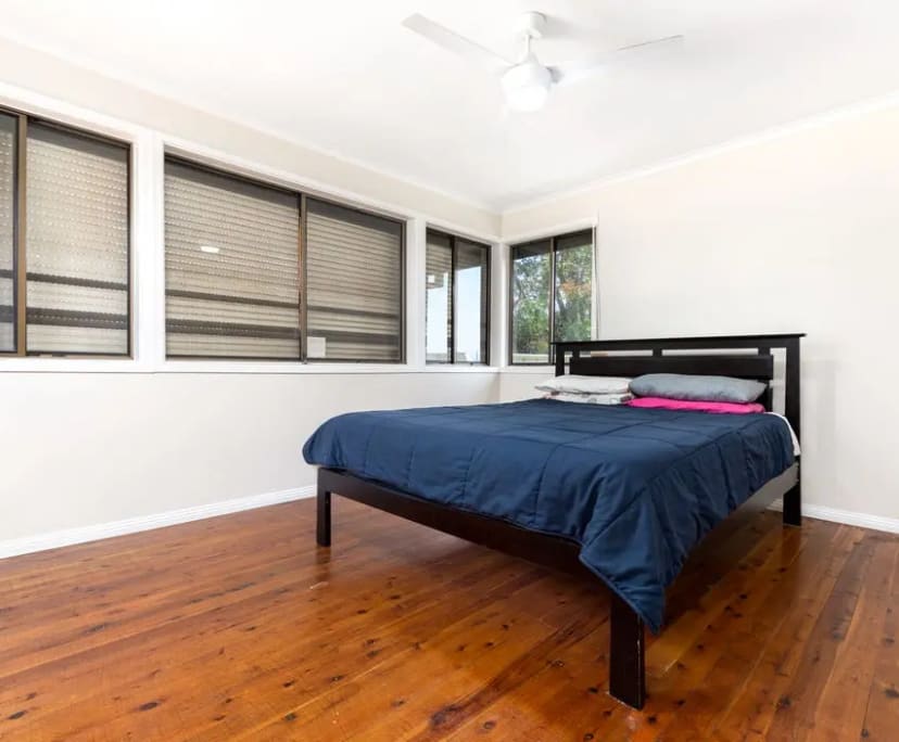 Room in a share house