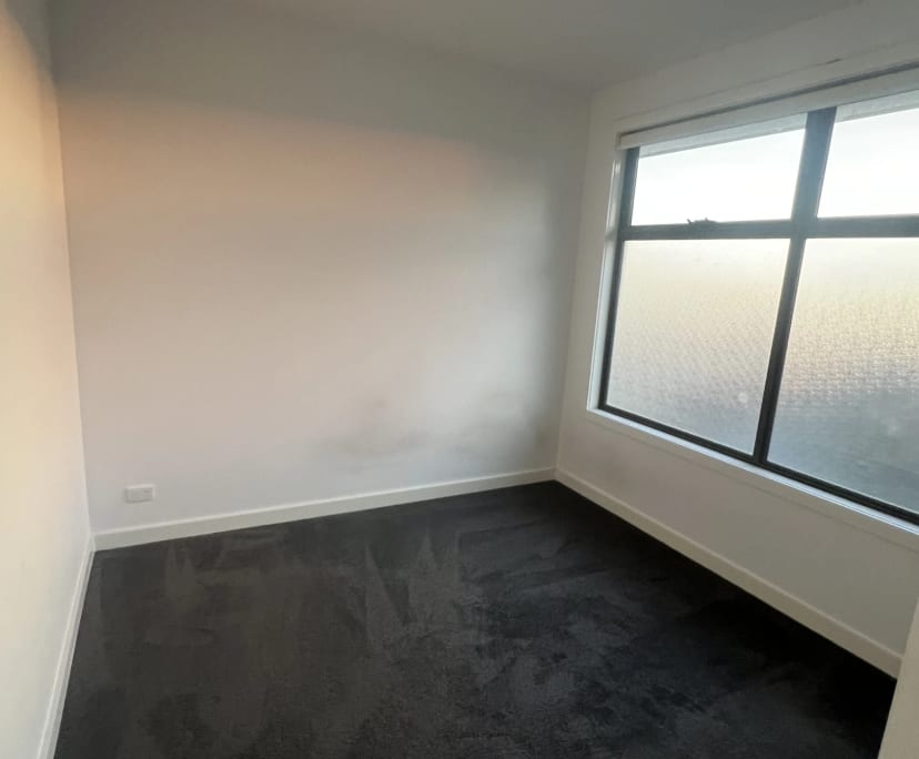 Unfurnished room in a share house