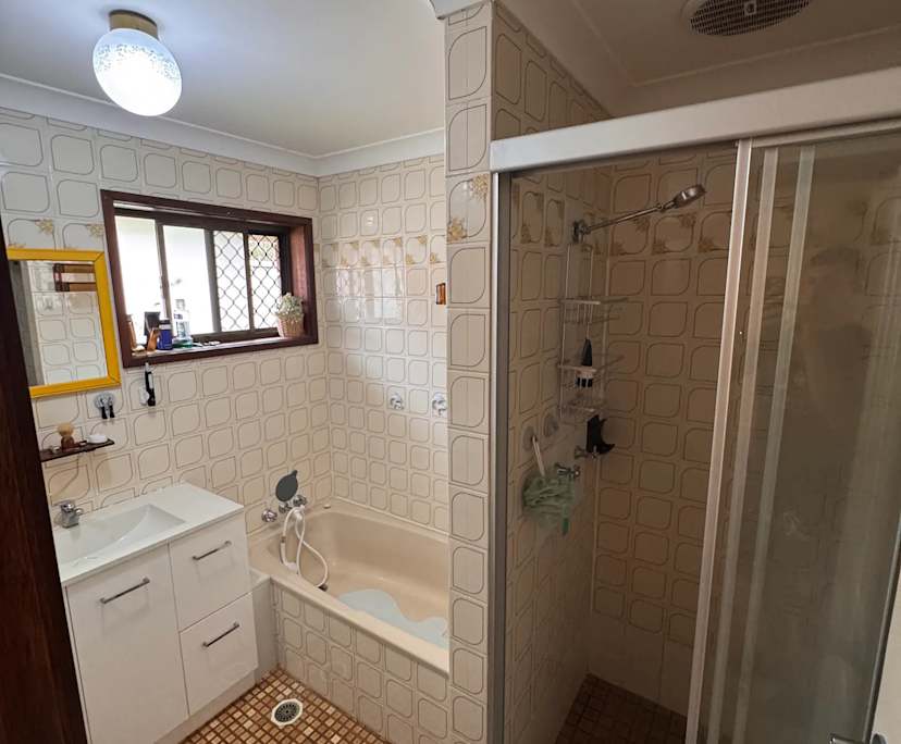 Unfurnished room in a flatshare