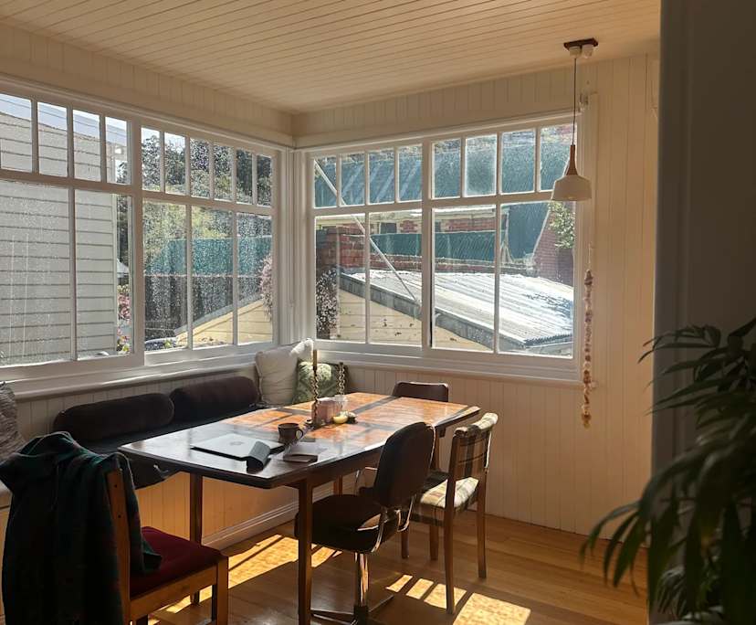 Room in a share house
