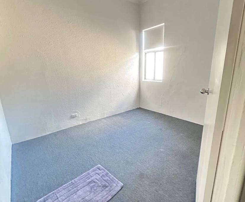 Unfurnished room in a share house