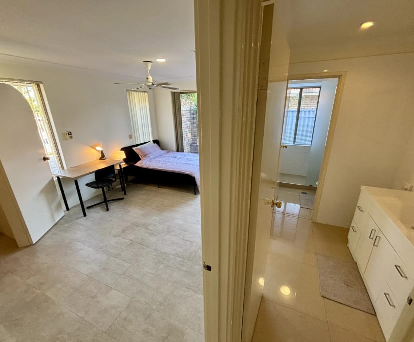 Room for Rent in Booragoon, Perth 315, Furnished,...