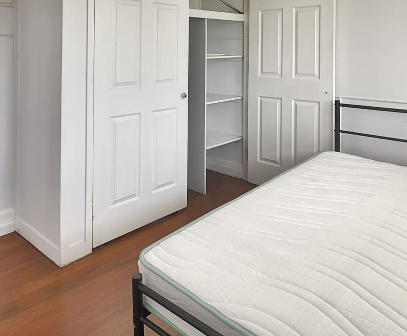 $220, Share-house, 3 bathrooms, Oonoonba QLD 4811