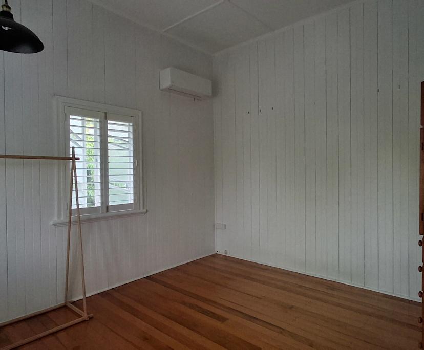 $240, Share-house, 3 bathrooms, Hermit Park QLD 4812