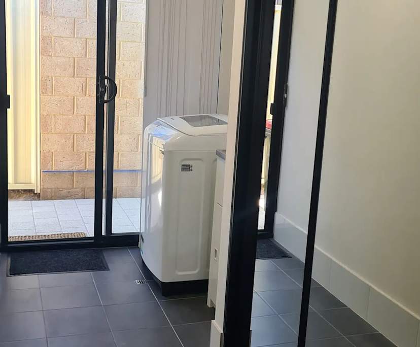 $300, Share-house, 4 bathrooms, Singleton WA 6175