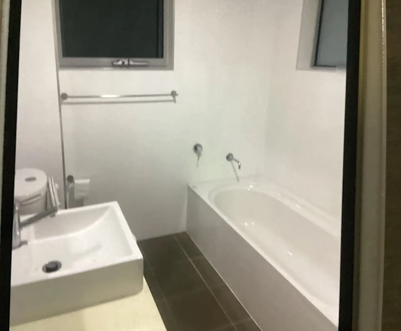 $320, Flatshare, 3 bathrooms, Hurstville NSW 2220