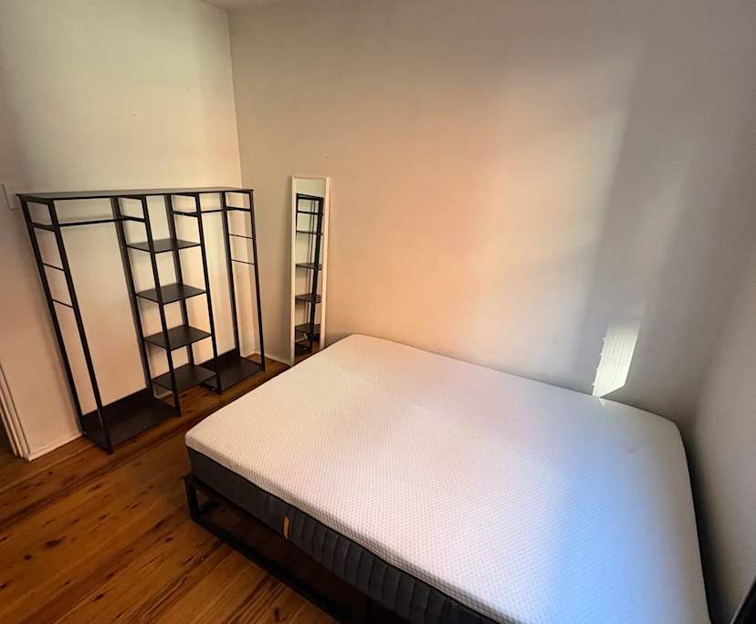 Room in a share house