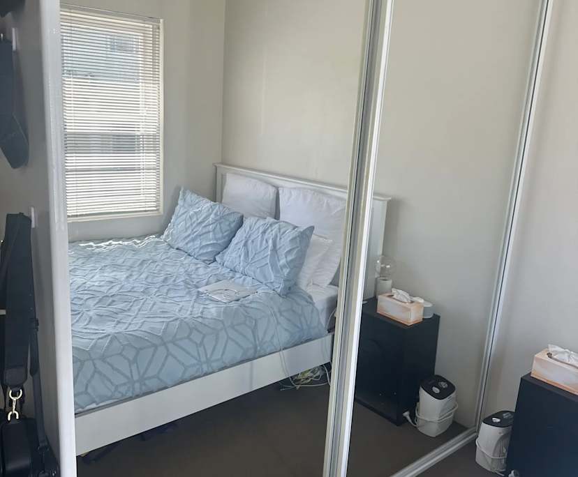 Unfurnished room in a flatshare