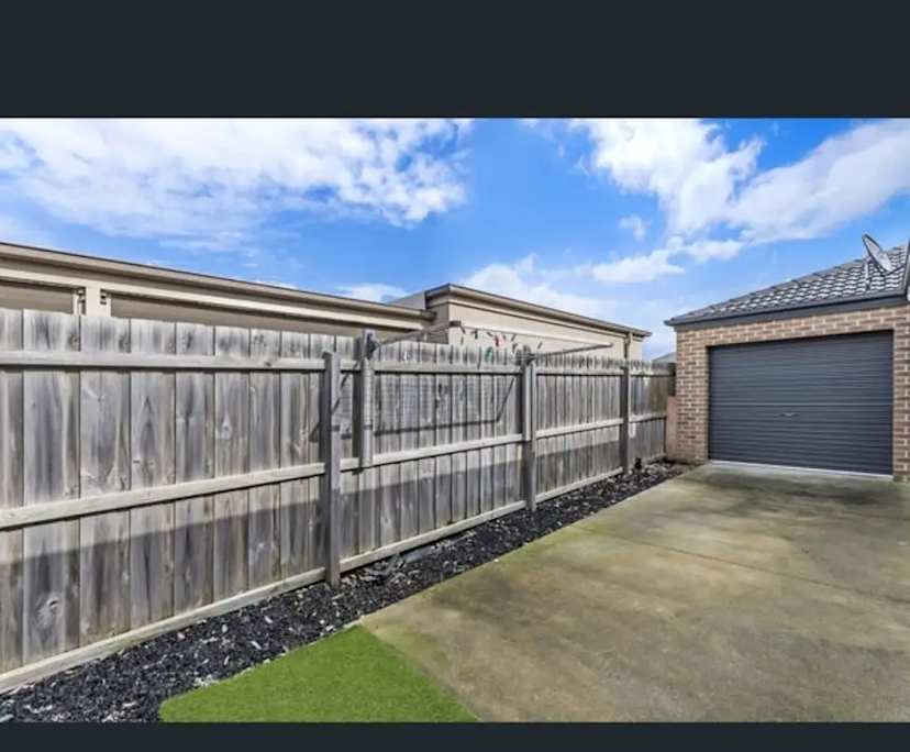 Unfurnished room in a share house