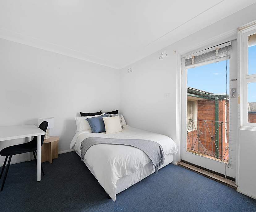 Room in a share house