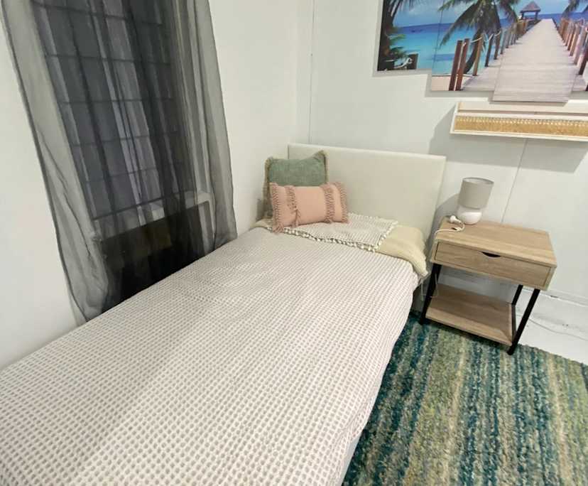 $300, Share-house, 3 bathrooms, Cairns North QLD 4870