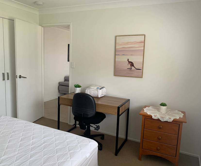 $350, Share-house, 4 bathrooms, Mermaid Waters QLD 4218