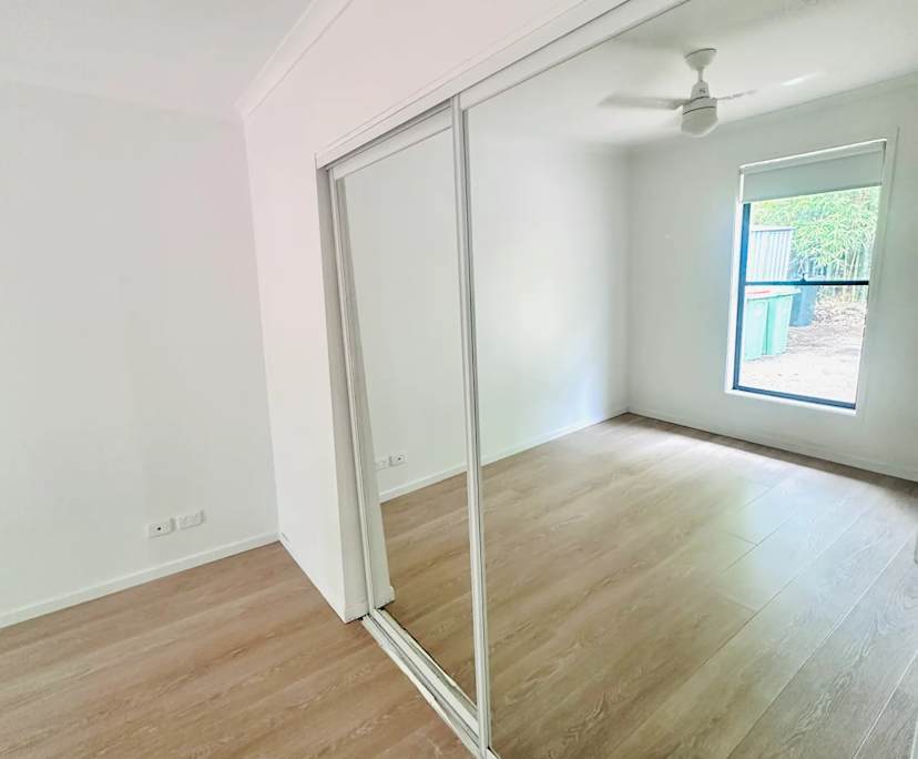 $350, Share-house, 3 bathrooms, Merrimac QLD 4226