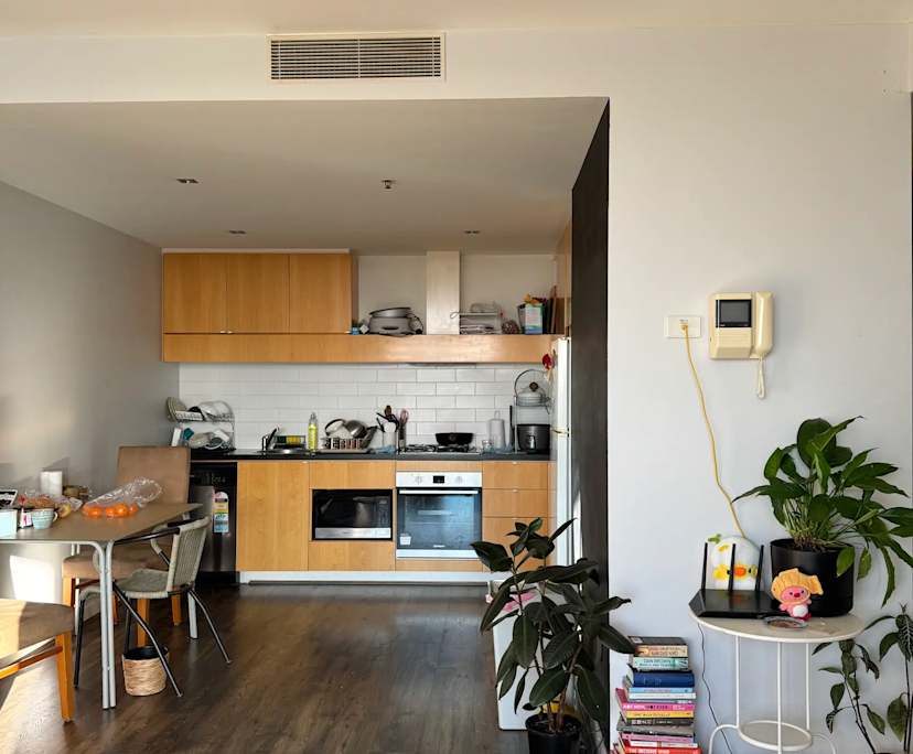Furnished room in a flatshare
