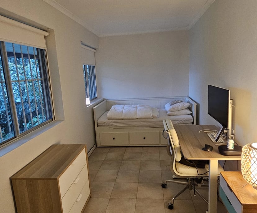 Furnished room in a flatshare