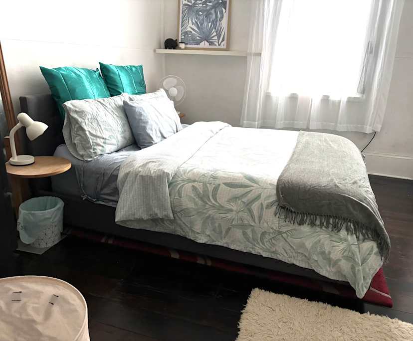 Furnished room in a share house