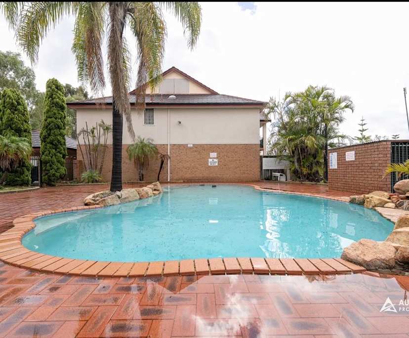 Whole property with 3 rooms for rent