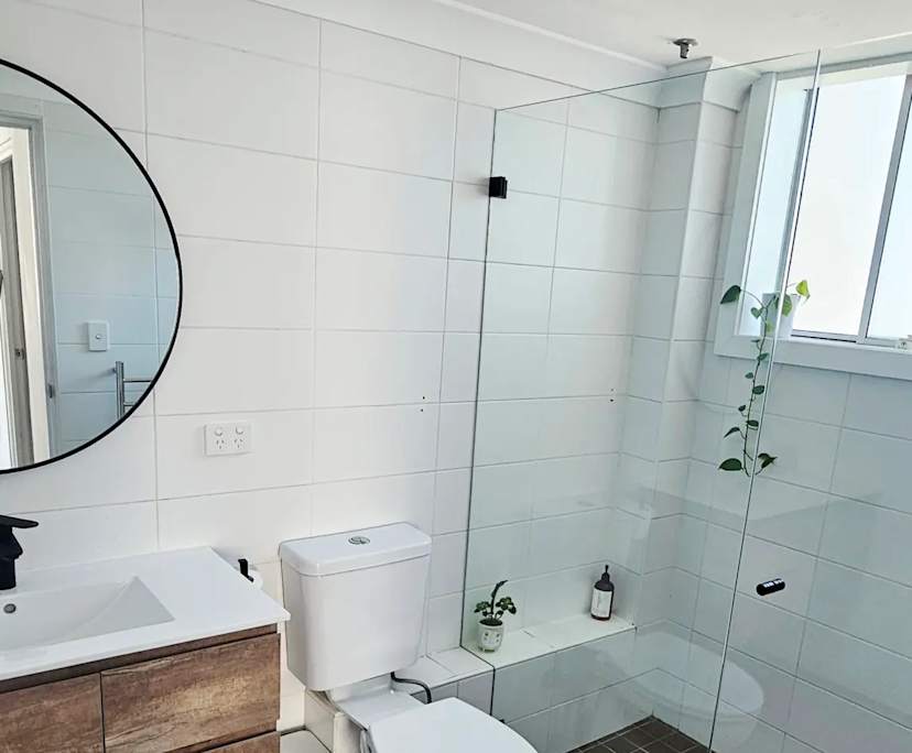 $1,490, Whole-property, 2 bathrooms, North Bondi NSW 2026