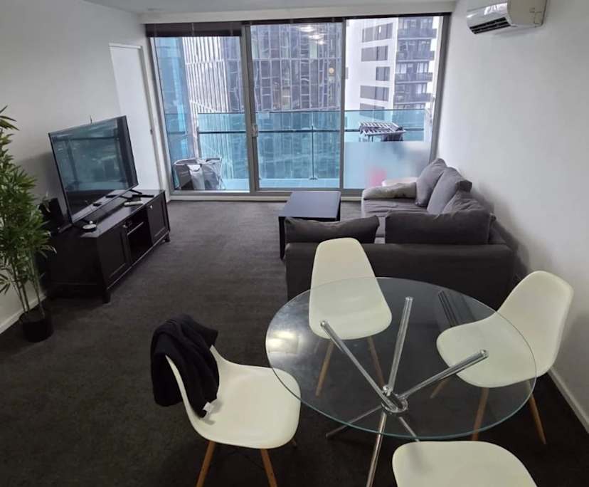 Furnished room in a flatshare