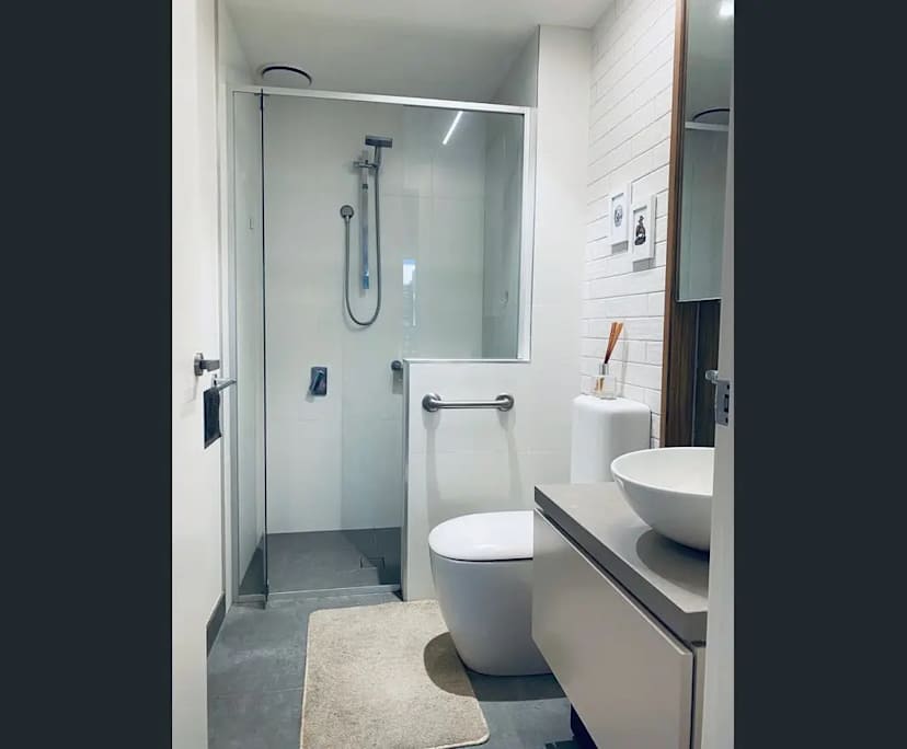 Furnished room with own bathroom