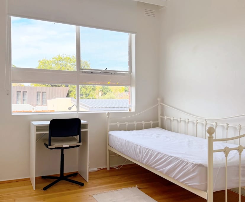 Furnished room in a flatshare