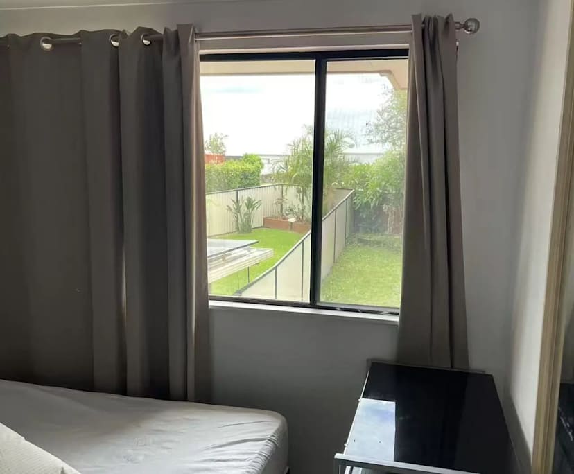 $260, Share-house, 3 bathrooms, Arundel QLD 4214