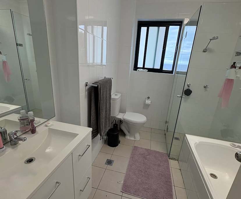 Unfurnished room in a flatshare