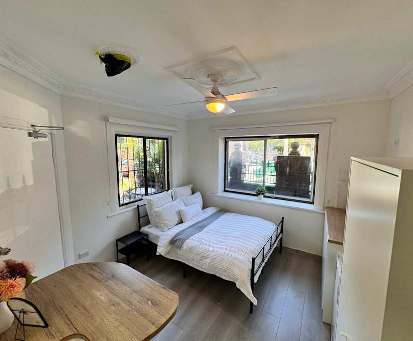 $550, Studio, 1 bathroom, Enmore NSW 2042