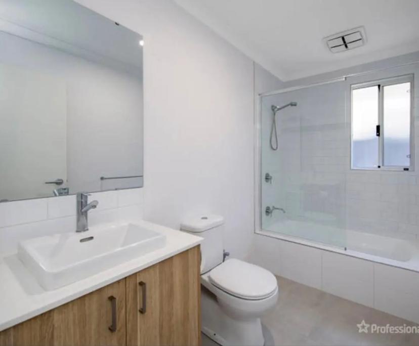 Unfurnished room with own bathroom