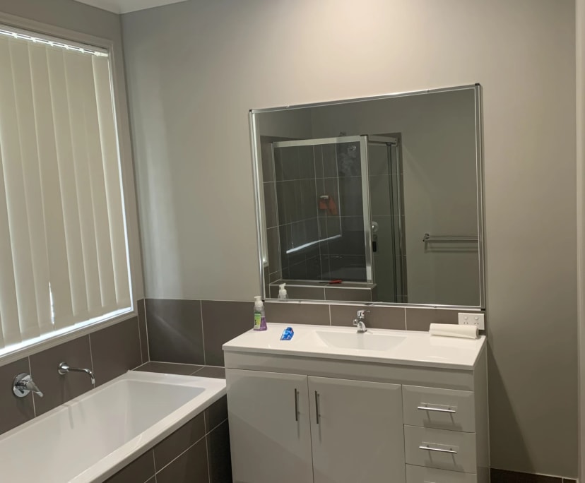 $300, Share-house, 4 bathrooms, Deebing Heights QLD 4306