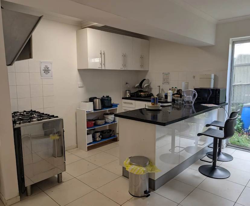 $300, Share-house, 4 bathrooms, Woolloongabba QLD 4102