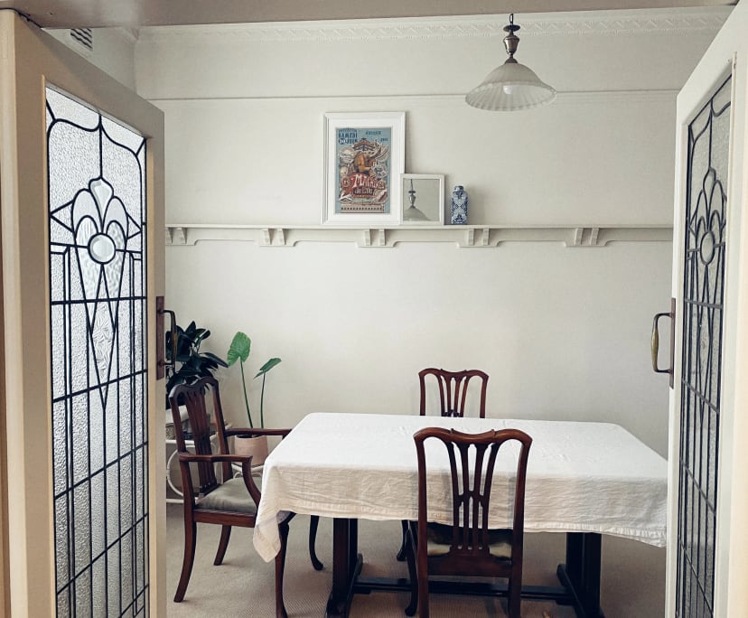 Furnished room in a flatshare