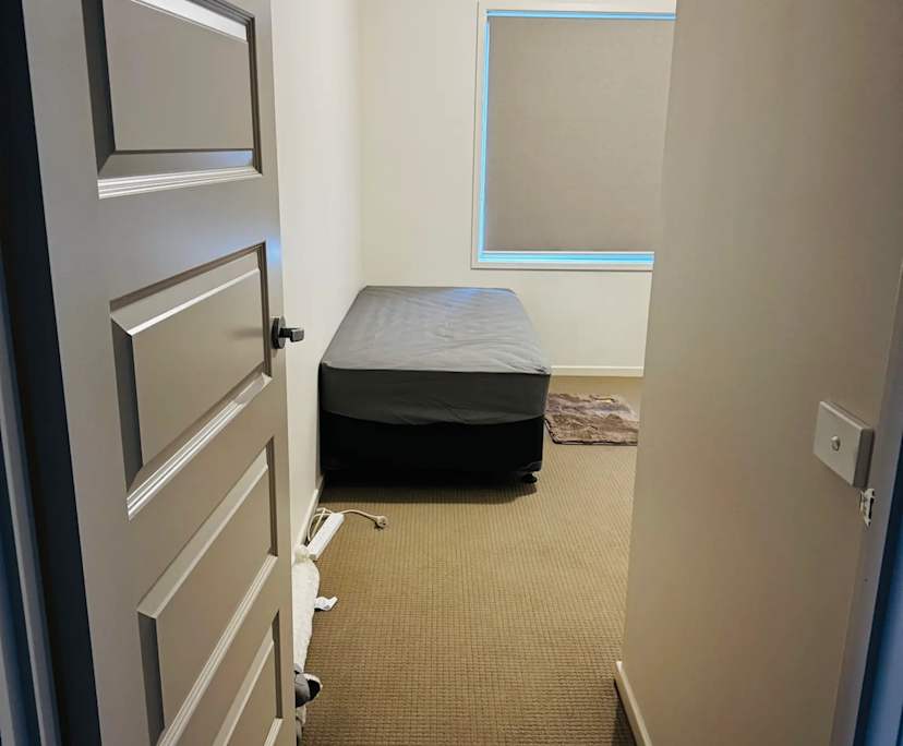 Room in a share house