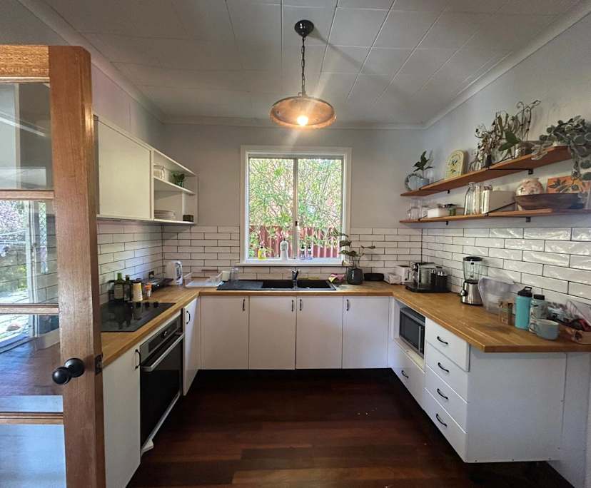 Room in a share house