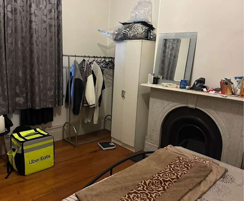 Furnished room in a share house