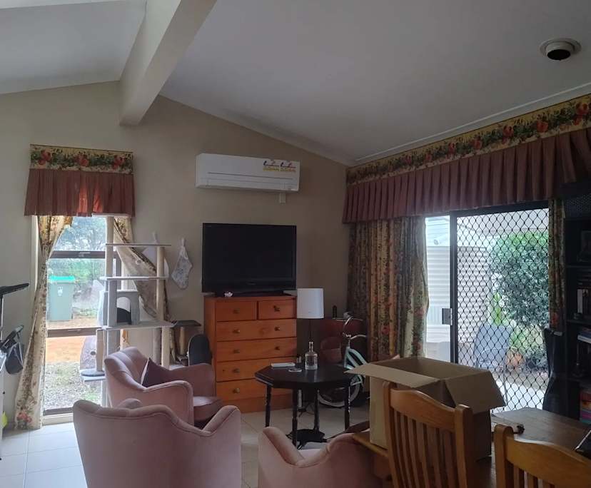 Unfurnished room in a share house
