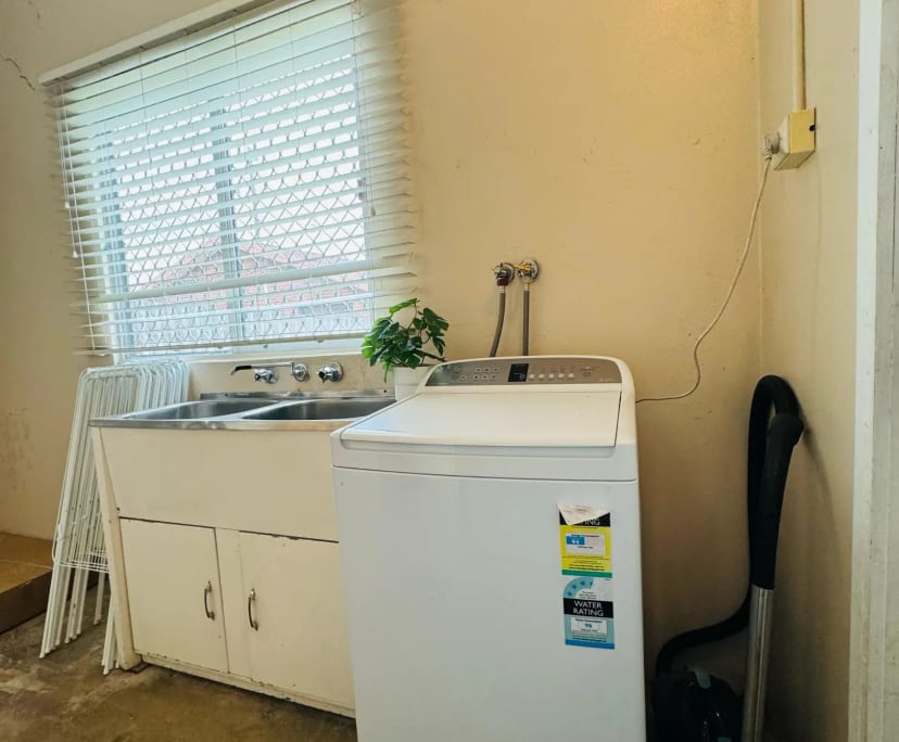 $330, Share-house, 6 bathrooms, North Saint Marys NSW 2760